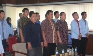 Zulfa Hendri Ketua BEM UR, Ir Syaifuddin M.Si PD III Faperika, Prof. Dr. Bustari Hasan, M.Sc Dekan Faperika UR dan Rio Jenero Aritonang  Ketua BEM Faperika. Foto BEM Faperika